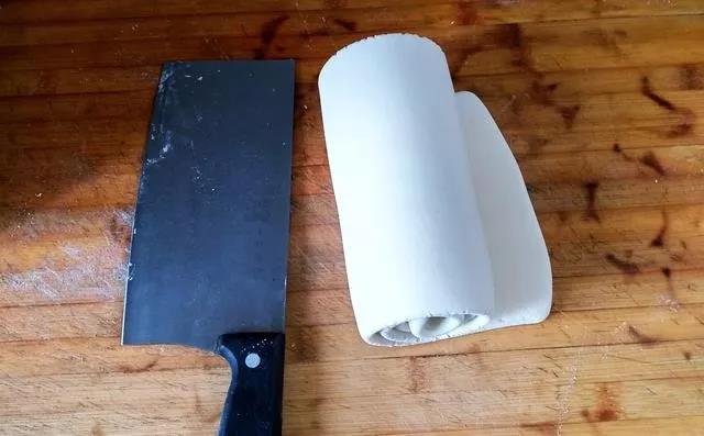 餛飩、刀削面、面條、肉夾饃、餡餅、發(fā)面油餅的和面方法及配方